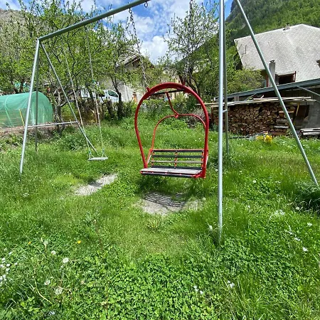 L Alpin Bel Appartement Avec Terrasse Dans Vieille Ferme De Montagne Renovee Les Orres Exterior photo
